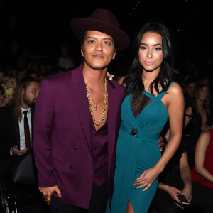 Bruno Mars e Jessica Caban: o cantor chegou a confirmar que a namorada era a inspiração para 'When I Was Your Man' em entrevista à Rolling Stones