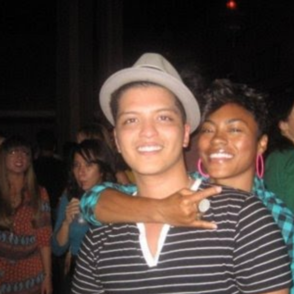 Bruno Mars teria escrito 'When I Was Your Man' para a antiga namorada, a modelo e dançarina Chanel Malvar