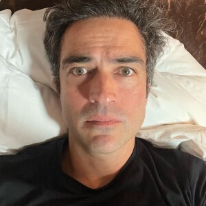 Focado na atuação, Alfonso Herrera não voltou para a turnê de despedida do RBD