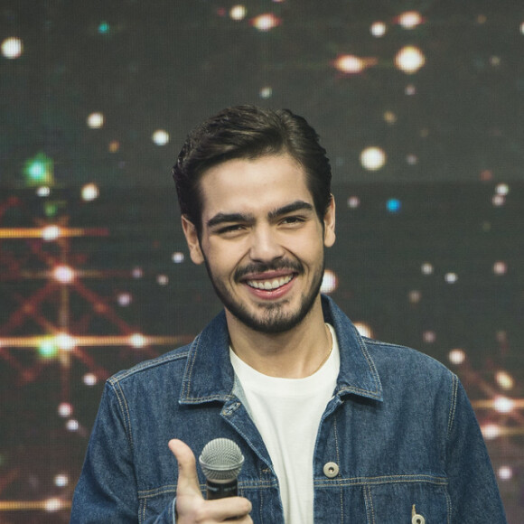 João Guilherme Silva renovou o contrato com a Band para apresentar um programa solo