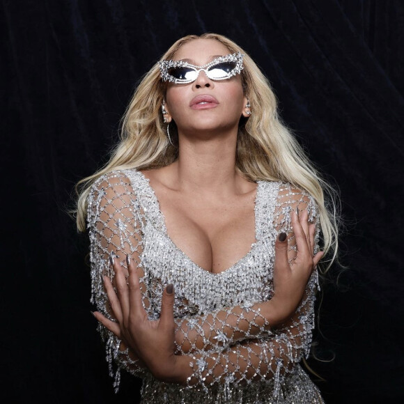 Beyoncé usou body rico em detalhes criado pela marca brasileira PatBo na Renaissance World Tour