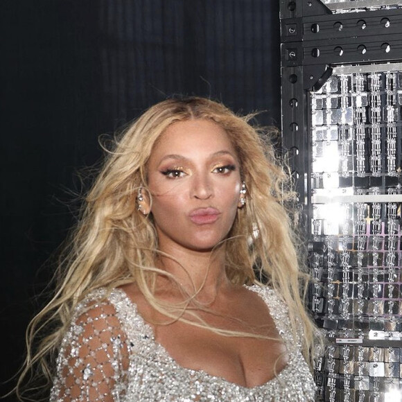 Beyoncé veste marca brasileira PatBo, pela primeira vez, em show da Renaissance Tour