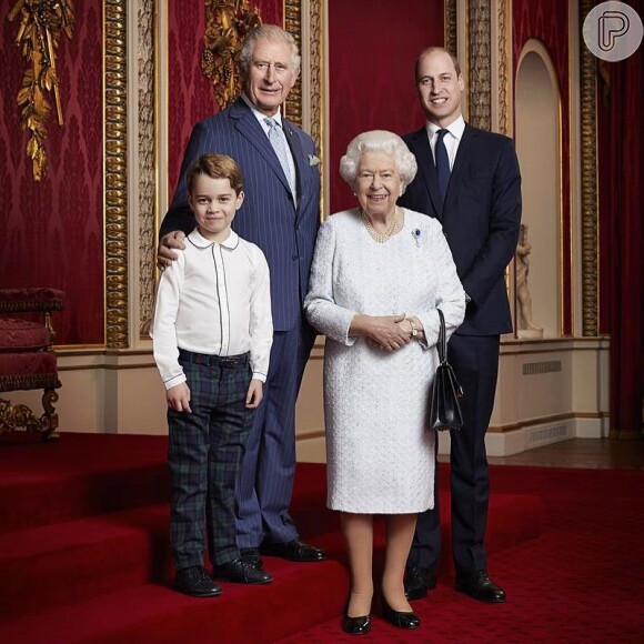 Em 03 de janeiro de 2020, Rainha Elizabeth II posou com o então Príncipe Charles, Príncipe William e seu filho mais velho, George, para falar sobre o Ano Novo