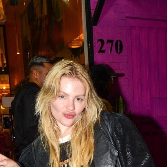 Luísa Sonza causou polêmica por conta do clipe 'Campo de Morango'