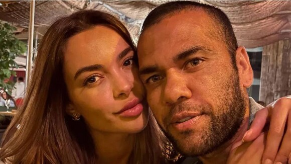 Joana Sanz desiste de se divorciar de Daniel Alves sete meses após anunciar término do casamento