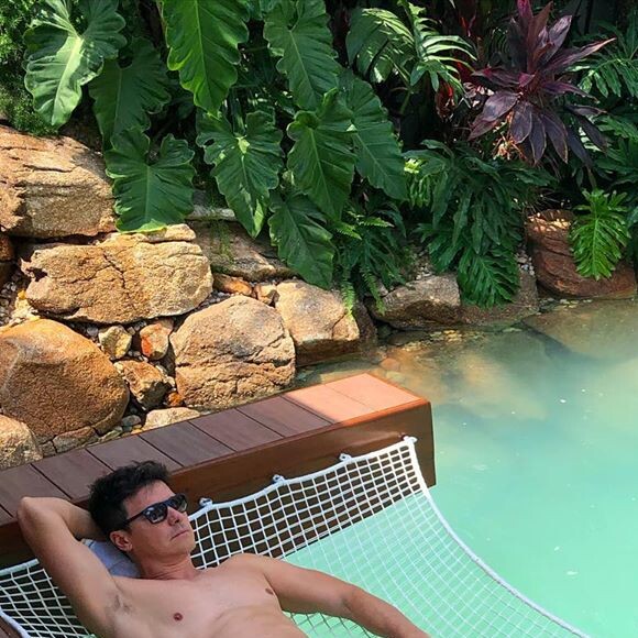 Rodrigo Faro gosta dele mesmo limpar sua piscina milionária para não pagar funcionário