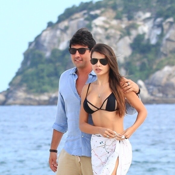 Bruno de Luca pediu Sthéfany Vidal em namoro na virada de ano de 2019 para 2020