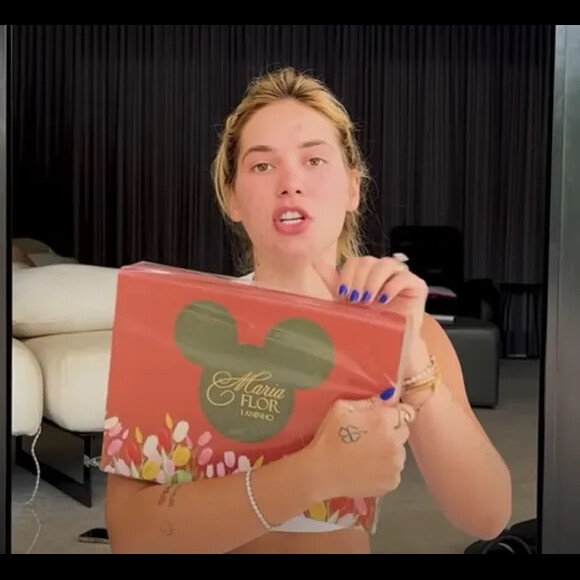 Virginia Fonseca mostra convite de aniversário de Maria Flor que tem saída de som, vídeo, luzes e muito mais