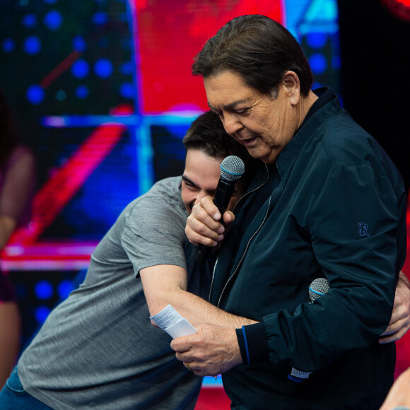 Faustão e João Guilherme Silva: programas em que pai e filho aparecerão serão concorrentes diretos durante 45 minutos