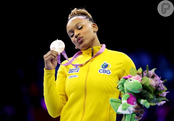 Rebeca Andrade ganhou cerca de R$ 23 mil por medalhas em Mundial de Ginástica Artística