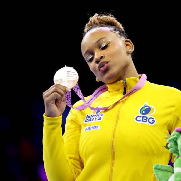 Rebeca Andrade ganhou cerca de R$ 23 mil por medalhas em Mundial de Ginástica Artística