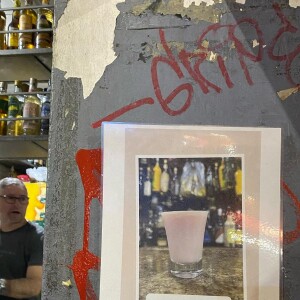 Luísa Sonza publicou foto no Bar da Cachaça, botequim no Rio de Janeiro, onde agora tem um drink só para ela