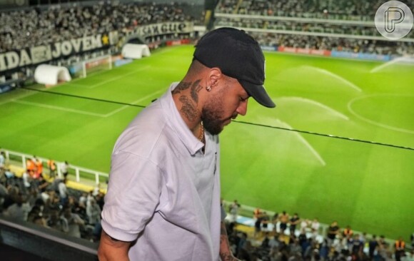 Neymar revela foto de torcedores do Al-Hilal torcendo pela sua recuperação