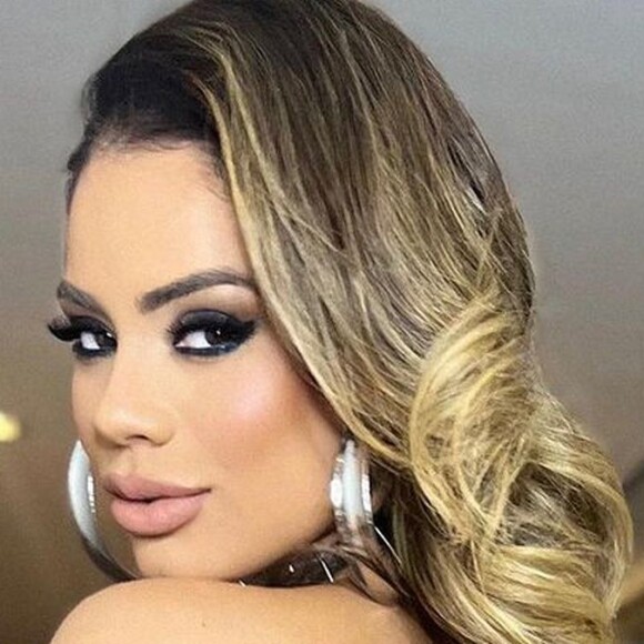 Lexa já tem um novo amor para chamar de seu!