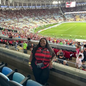 Jojo Todynho usa camisa de time justinha e ganha elogios da web por corpão após cirurgia bariátrica