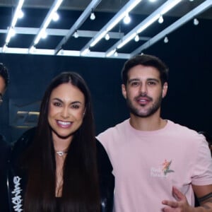 Bil Araújo, Sarah Andrade e Rodrigo Mussi prestigiaram a festa de 33 anos de Fiuk