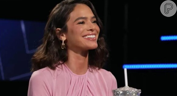 Bruna Marquezine saiu pela tangente na hora de responder a primeira coisa que vinha a sua cabeça quando pensou na palavra livramento