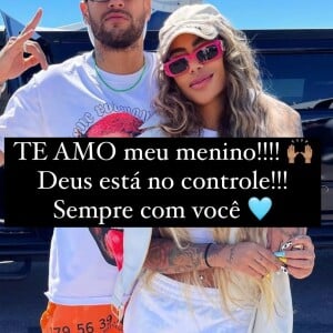 Rafaella Santos publicou uma foto abraçada com o irmão. 'Te amo, meu menino! Deus está no controle! Sempre com você', escreveu a influenciadora