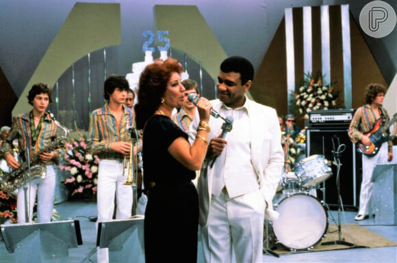 Lolita Rodrigues entrevista Wilson Simonal no 'Almoço com as Estrelas' em 1981