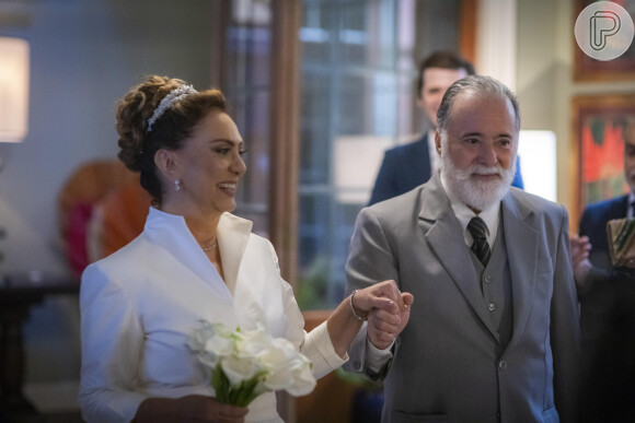 Na novela Terra e Paixão, Agatha (Eliane Giardini) tem em suas mãos o buquê de copo-de-leite. Simbolicamente, essa planta, cujo nome científico é Zantedeschia aethiopica, significa paz e tranquilidade. 
 