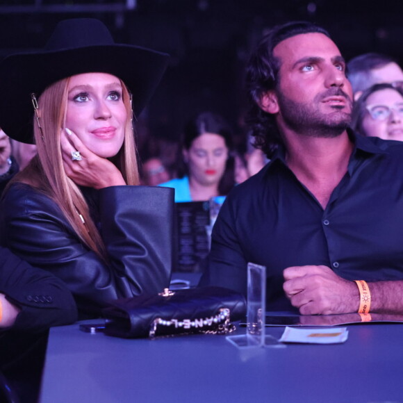 Marina Ruy Barbosa e o milionário Abdul Fares foram flagrados juntos pela primeira vez em julho de 2023; a relação só seria assumida dias depois em desfile da grife da atriz