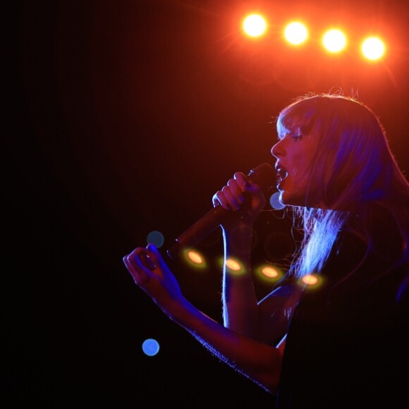 Fã de Taylor Swift morre a facadas ao ser vítima de latrocínio na Praia de Copacabana