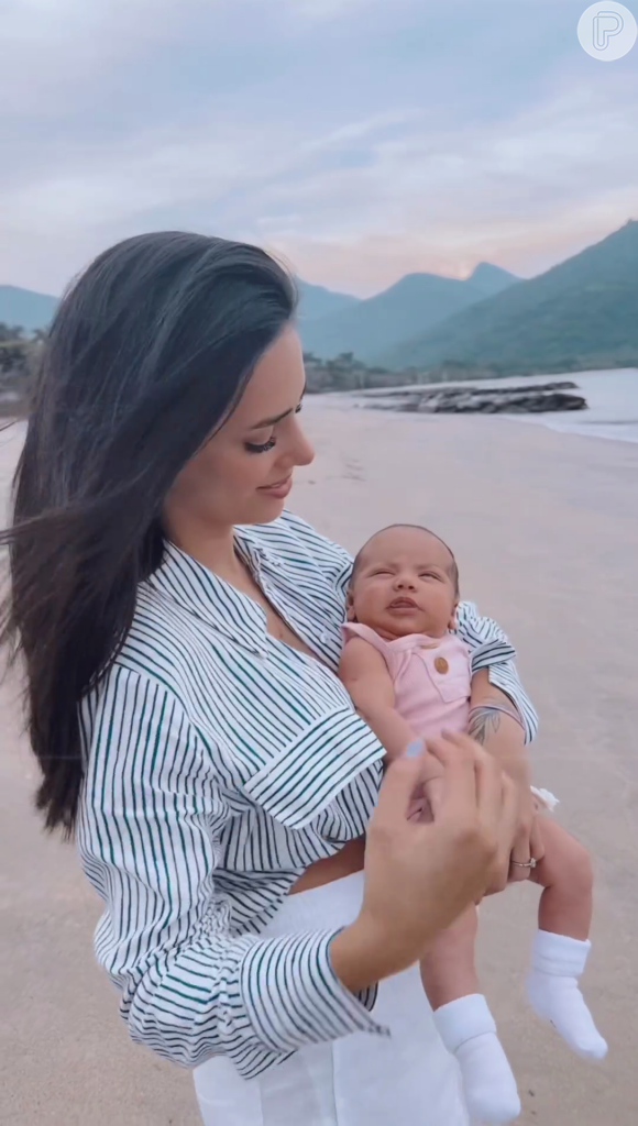 Bruna Biancardi e Mavie: essas imagens foram gravadas na primeira vez que a bebê esteve na praia