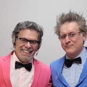 Mingau é baixista do Ultraje a Rigor e participa do 'The Noite'