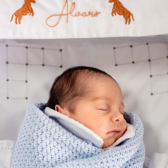 Álvaro, filho de Bárbara Evans, passou os primeiros dias na UTI em decorrência de uma dificuldade respiratória
