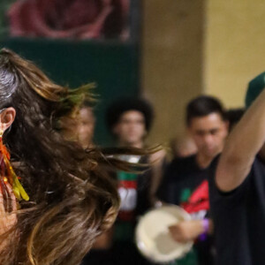 Paolla Oliveira foi uma das rainhas de bateria que compareceu ao mini desfile das agremiações cariocas