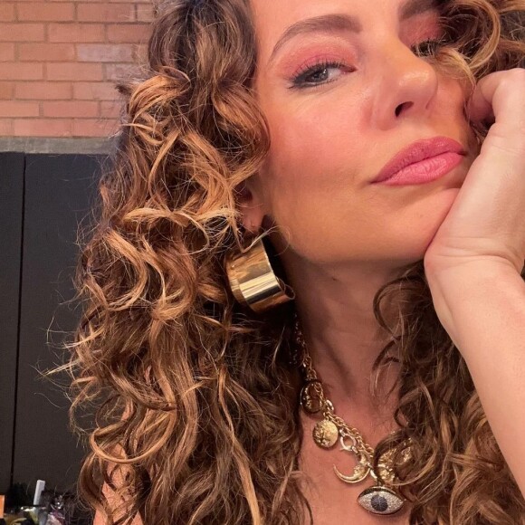 Neste domingo (03), Paolla Oliveira anunciou uma grande novidade em sua carreira