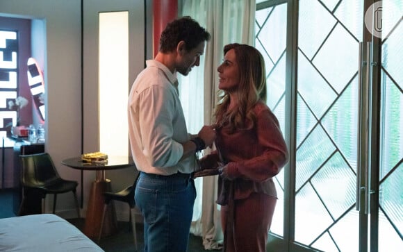 Novela 'Terra e Paixão': Irene (Gloria Pires) e Vinícius (Paulo Rocha) armaram contra Aline (Bárbara Reis)