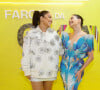 Gkay posa com a cantora Mari Fernandez no segundo dia de Farofa