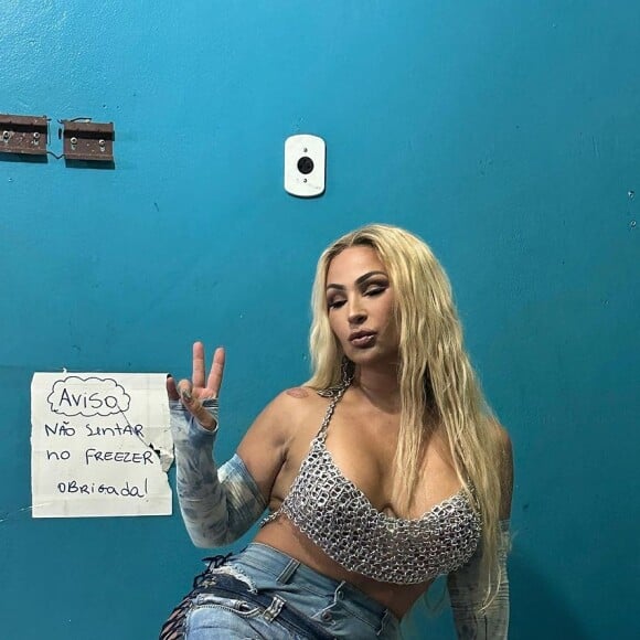 Valesca Popozuda é dona do hit 'Beijinho no Ombro', lembrado até hoje