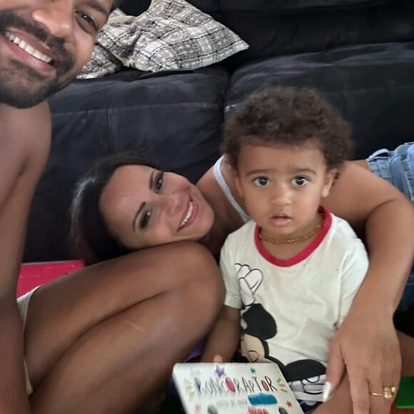 Viviane Araújo é casada com Guilherme Militão e mãe do pequeno Joaquim