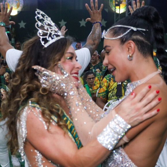 Fabíola Andrade é a rainha de bateria do carnaval 2024 da Mocidade Independente de Padre Miguel