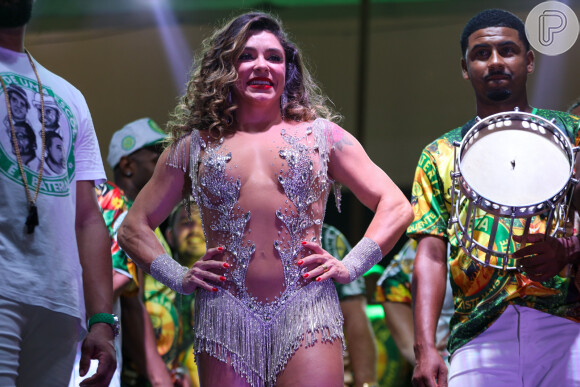 Fabíola Andrade assume posto de rainha de bateria no carnaval 2024 da Mocidade Independente de Padre Miguel