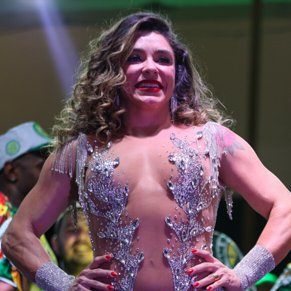 Fabíola Andrade assume posto de rainha de bateria no carnaval 2024 da Mocidade Independente de Padre Miguel