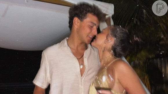 Mel Maia assumiu namoro com o surfista João Maria Pereira no réveillon 2024