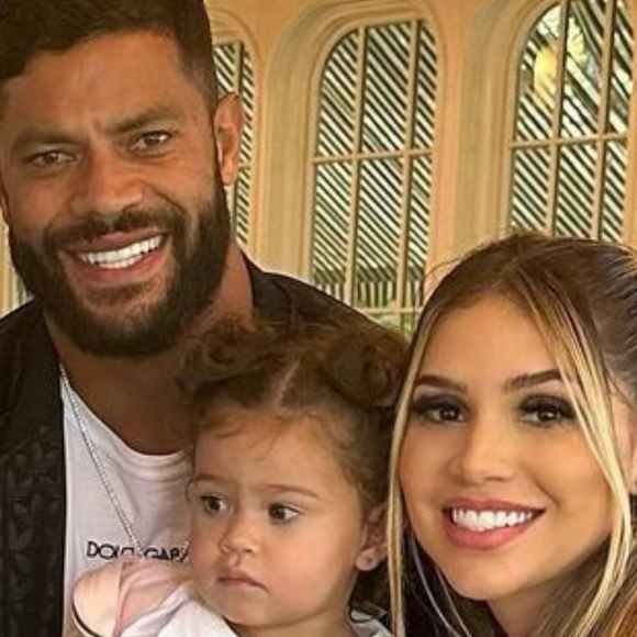 Hulk e Camila Ângelo fazem chá revelação no Réveillon e anunciam nome e sexo de segundo bebê do casal. Descubra!