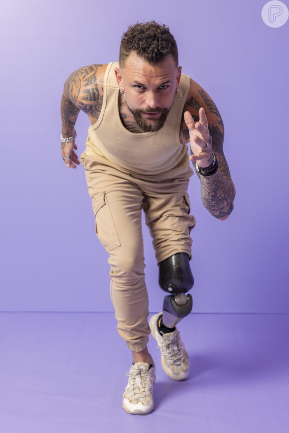 Do 'BBB 24', Vinicius Rodrigues é atleta paralímpico e perdeu parte da perna esquerda em grave acidente quando adolescente