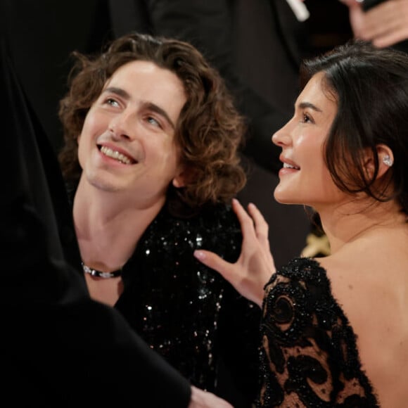 Kylie Jenner não teria deixado Timothée Chalamet tirar uma foto com Selena Gomez