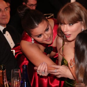Internautas elaboraram teorias sobre conversa entre Selena Gomez e Taylor Swift