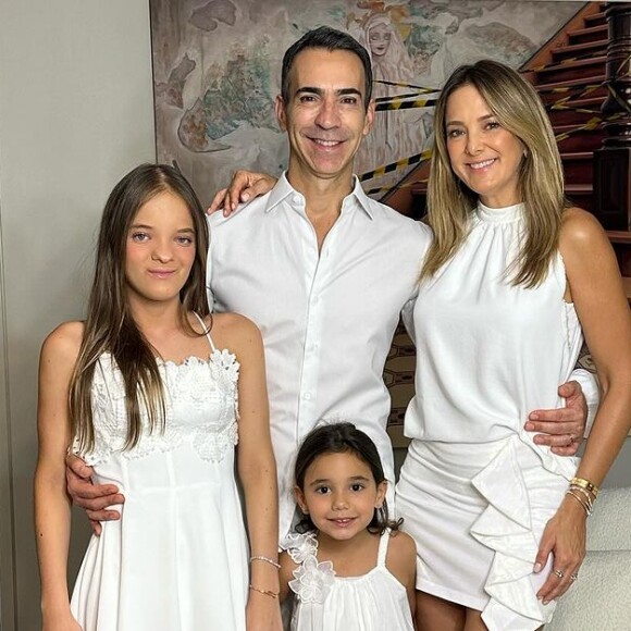Ticiane Pinheiro é mãe de Manuella, 4 anos, fruto do seu casamento com Cesar Tralli, e de Rafaella Justus, 14 anos, do casamento com Roberto Justus