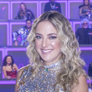 Casada com Cesar Tralli, Ticiane Pinheiro é apresentadora do 'Canta Comigo Teen', da Record