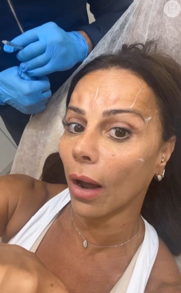 Viviane Araujo fez caras e bocas para garantir que sua expressão se manteria mesmo com o botox, dando uma aparência bem natural