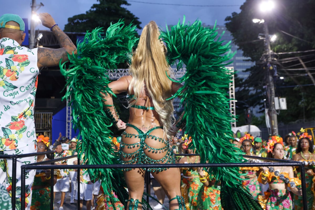 Foto: Tatuagem íntima de Fabíola Andrade ficou à mostra em ensaio para o  carnaval 2024 - Purepeople