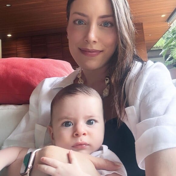 Com câncer, filha de Roberto Justus, Fabiana Justus teve que desmamar logo o filho caçula, nascido em agosto de 2023