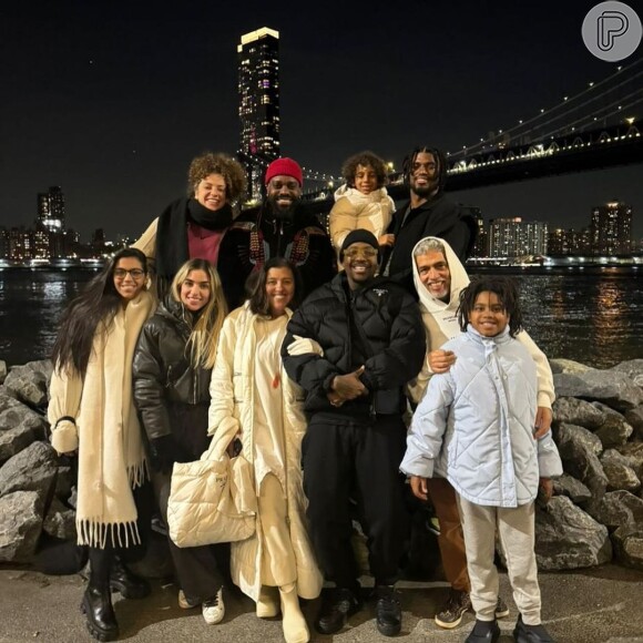Regina Casé passou o final do ano ao lado da família em Nova York, nos Estados Unidos
