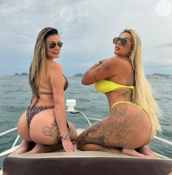 Andressa Urach e Juju Ferrari foram vistas em momento íntimo após passeio de barco pelo litoral de São Paulo